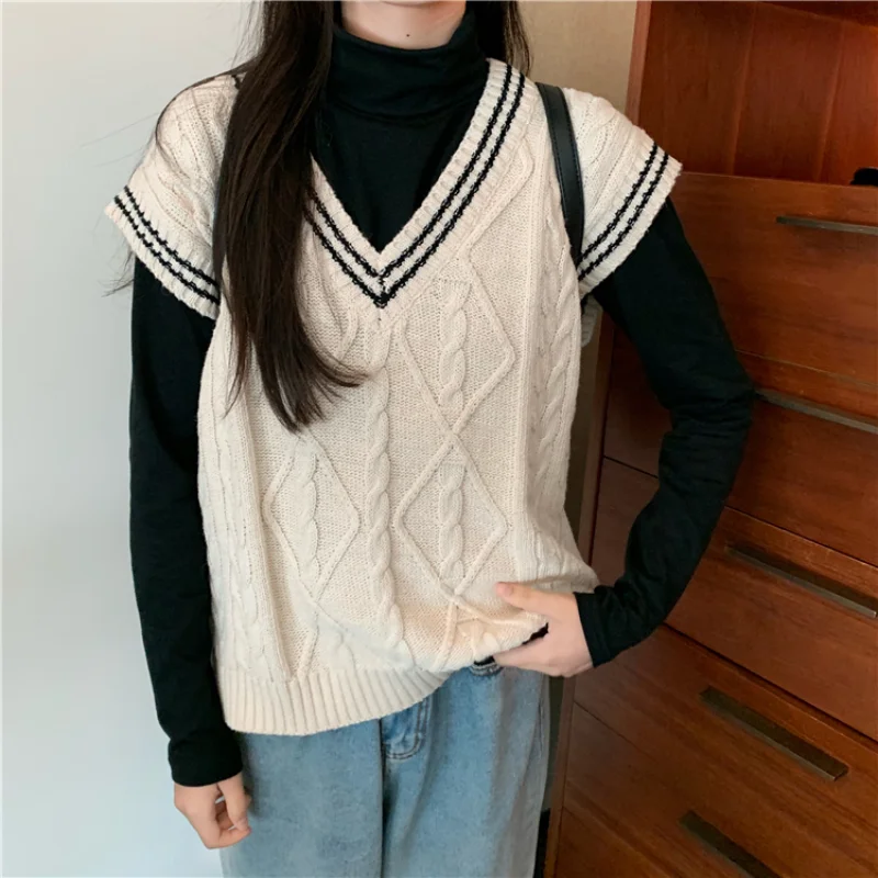 Sweater Vest Woman Simple Knitted Sweater All-Match Top Korean Style V Neck Coats Student Sleeveless Girl Vintage Streetwear
Sweater Vest Woman Simple Knitted Sweater All-Match Top Korean Style V Neck Coats Student Sleeveless Girl Vintage Streetwear