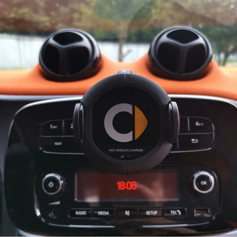 Smart 450 451 Car Wireless Charger 10W Quick Charge Mobile Phone Navigation Holder for Smart 453 fortwo forfour
Smart 450 451 Car Wireless Charger 10W Quick Charge Mobile Phone Navigation Holder for Smart 453 fortwo forfour