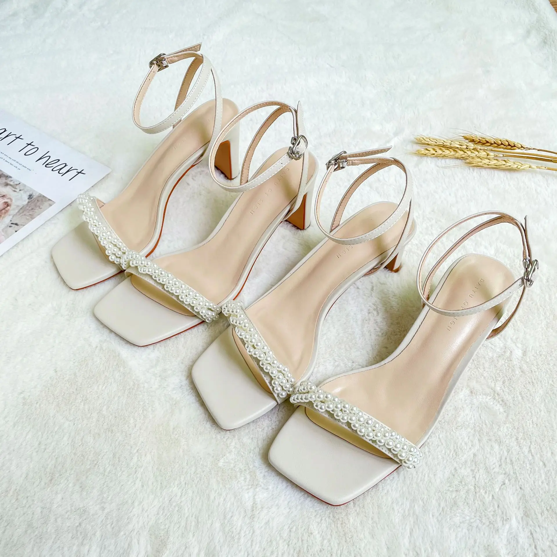 Fashion women's shoes in summer, square heels, stilettos and sandals, party shoes
Fashion women's shoes in summer, square heels, stilettos and sandals, party shoes