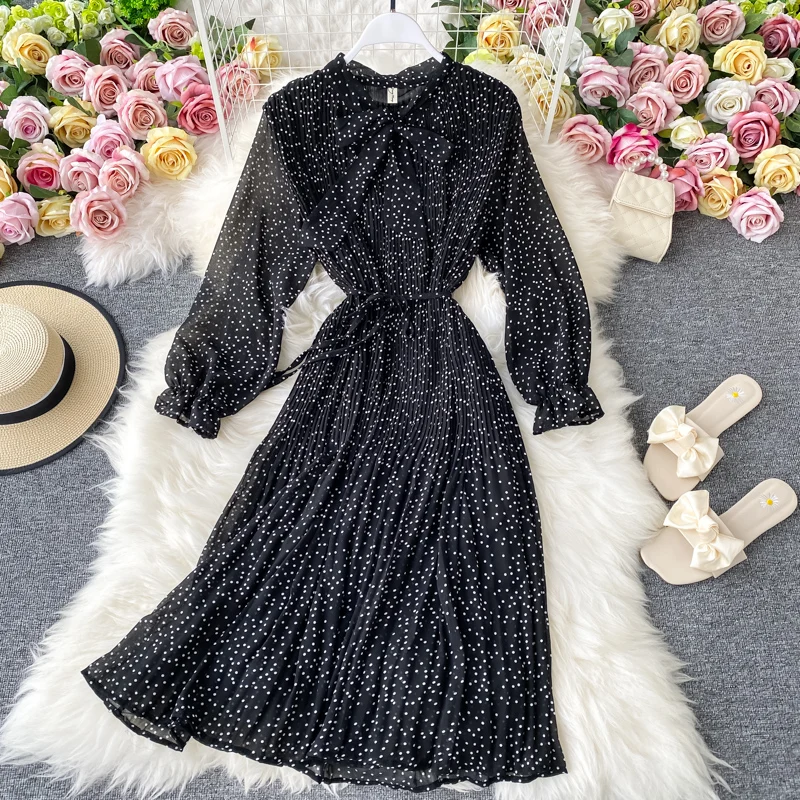 2021 New Spring Summer Women Chiffon Dresses Long Sleeve Lace Up Bowknot Polka Dot Elegant Pleated Dress
2021 New Spring Summer Women Chiffon Dresses Long Sleeve Lace Up Bowknot Polka Dot Elegant Pleated Dress