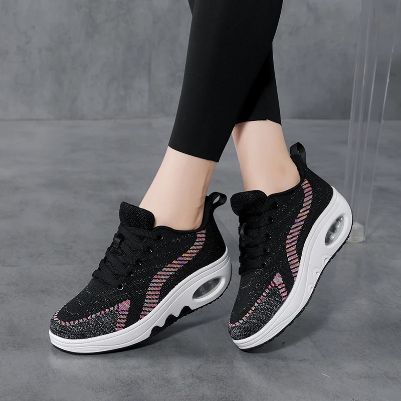 Thick rocking shoes women's soft soles increase breathable pedal women's shoes leisure sports mother shoes women's fashion
Thick rocking shoes women's soft soles increase breathable pedal women's shoes leisure sports mother shoes women's fashion