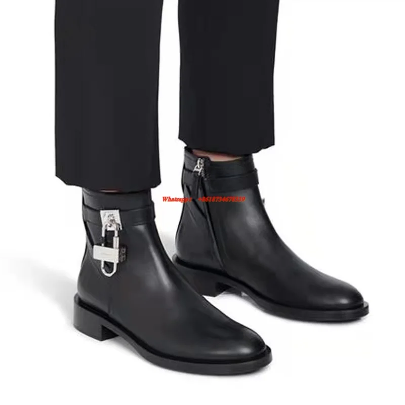 2022 New Women Round Toe Flat Heel Side Zipper Ankle Boots Black Matte Leather Crocodile Skin Belt Metal Decoration Shoes
2022 New Women Round Toe Flat Heel Side Zipper Ankle Boots Black Matte Leather Crocodile Skin Belt Metal Decoration Shoes