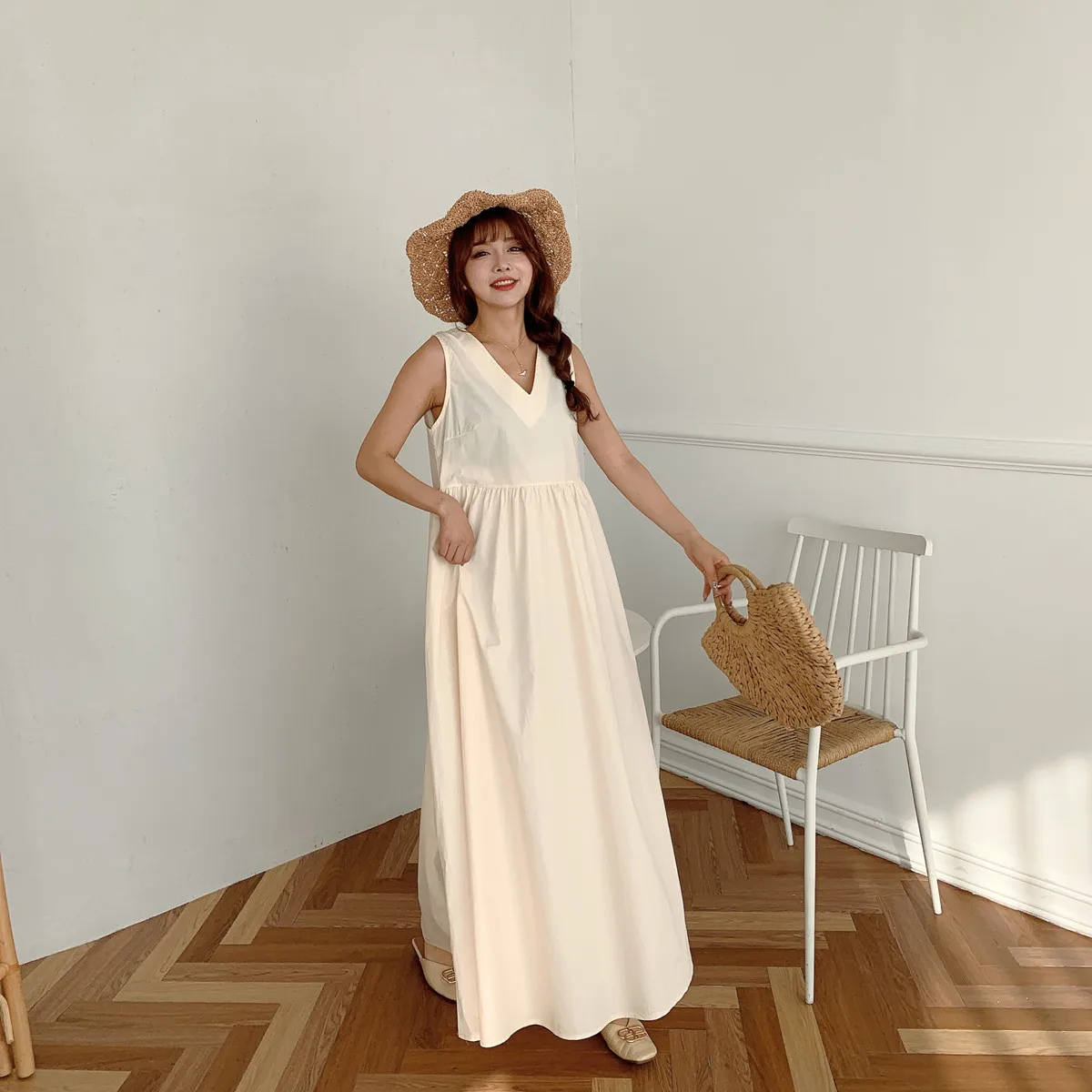 Korean Style 2021 Summer New Maxi Dress Sleeveless Female Dresses Casual Ankle-length Dress Women Minimalist Loose Dress
Korean Style 2021 Summer New Maxi Dress Sleeveless Female Dresses Casual Ankle-length Dress Women Minimalist Loose Dress