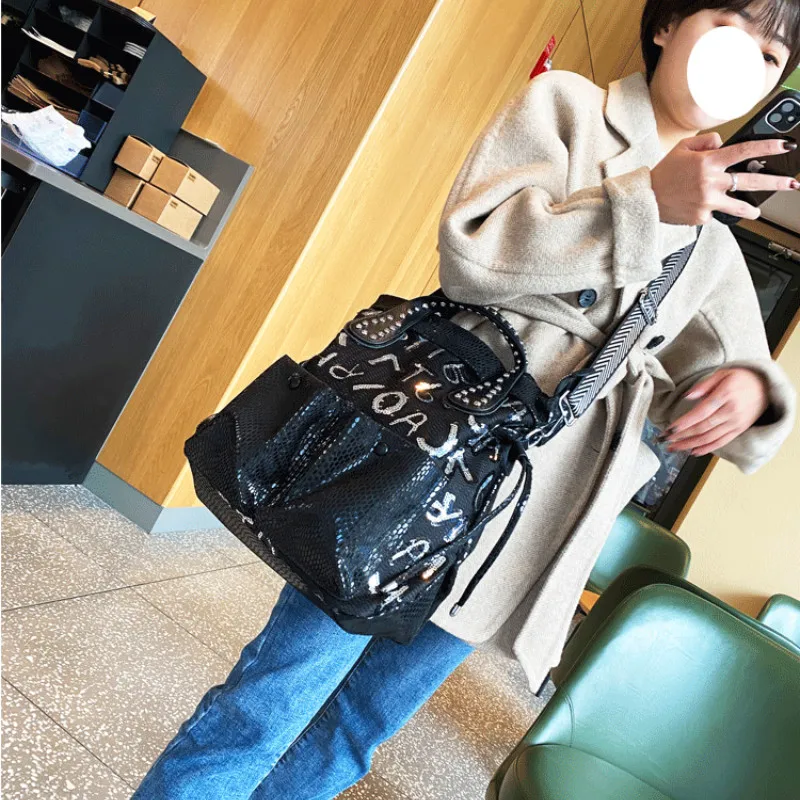 Microfiber Synthetic Leather Luxury Designer Handbag Women Bags Over The Shoulder Serpentine Tote Large Fashionable Purses
Microfiber Synthetic Leather Luxury Designer Handbag Women Bags Over The Shoulder Serpentine Tote Large Fashionable Purses