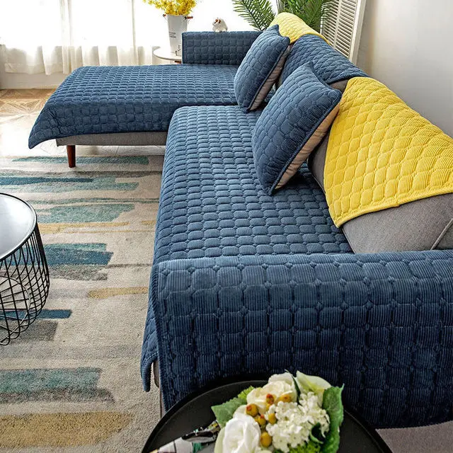 Вельветовый чехол для дивана
Вельветовый чехол для дивана