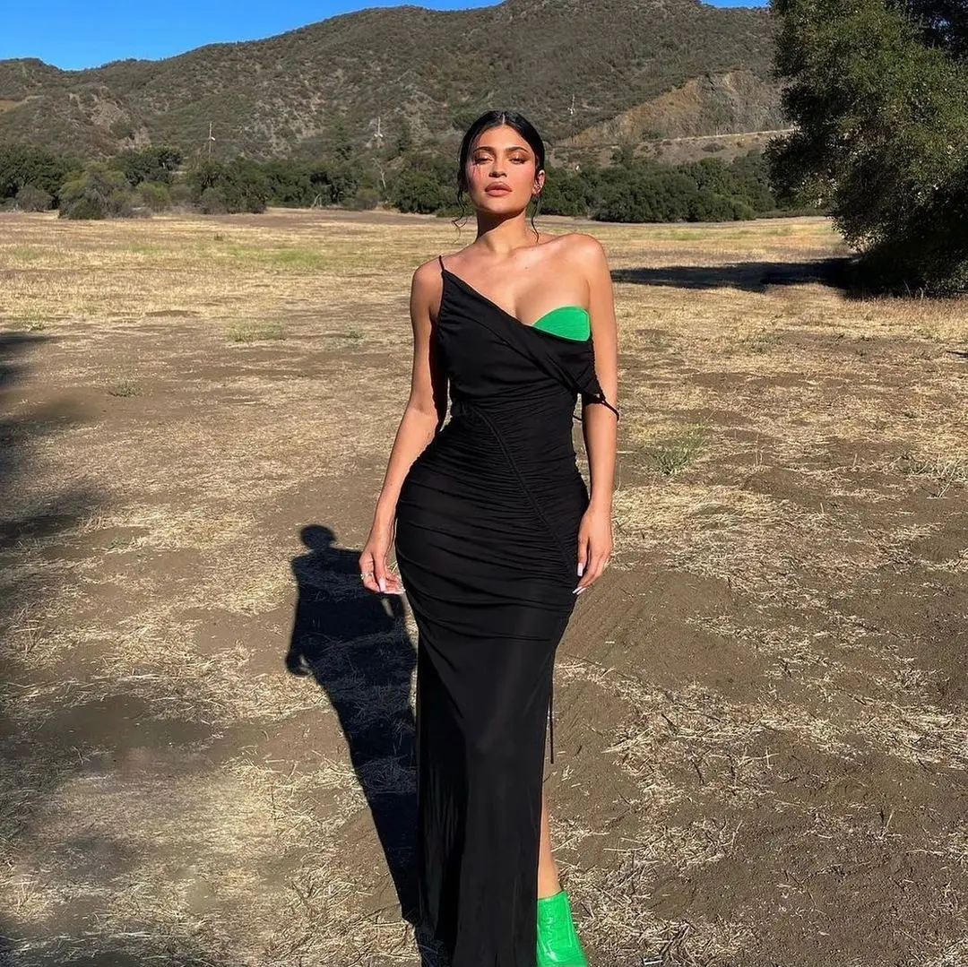 HIGH STREET Latest 2022 Fashion Star Style Designer Women's One Shoulder Color Block Sling Asymmetrical Party Dress
HIGH STREET Latest 2022 Fashion Star Style Designer Women's One Shoulder Color Block Sling Asymmetrical Party Dress
