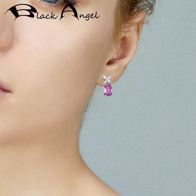 BLACK ANGEL Pink Square Zircon Earrings 2020 New 925 Silver Four Clover Stud Earrings For Women Fashion Jewelry Wholesale
BLACK ANGEL Pink Square Zircon Earrings 2020 New 925 Silver Four Clover Stud Earrings For Women Fashion Jewelry Wholesale