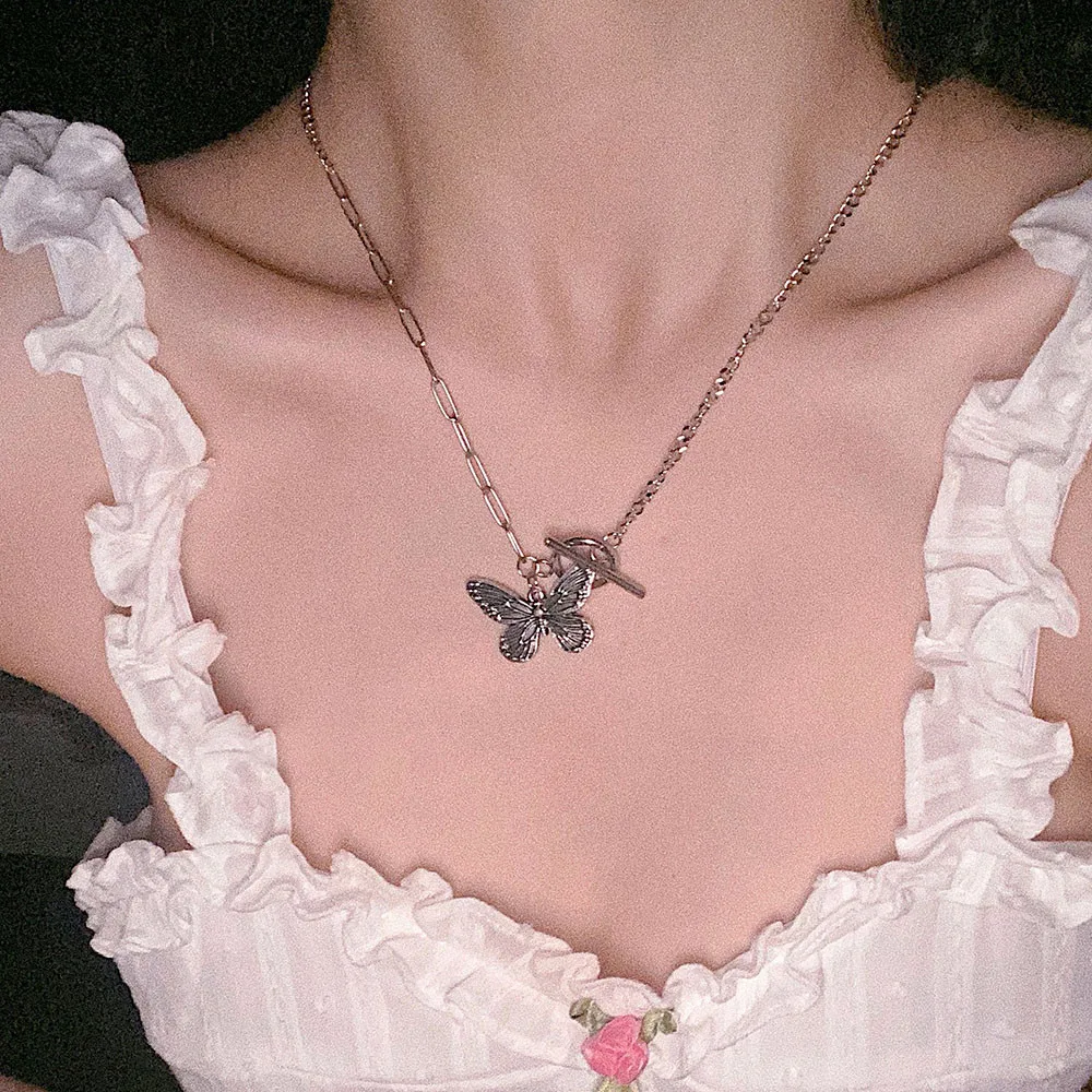 Retro Butterfly Pendant Necklace Metal Chains Fashion Punk Bracelet Temperament OT Buckle Clavicle Chain Jewelry Women
Retro Butterfly Pendant Necklace Metal Chains Fashion Punk Bracelet Temperament OT Buckle Clavicle Chain Jewelry Women