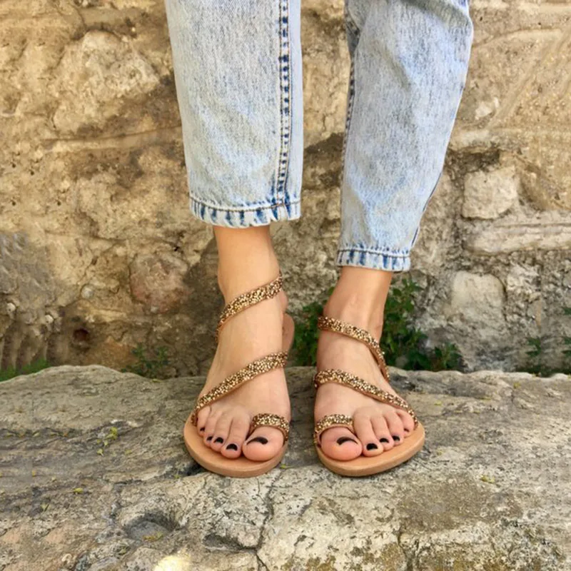 Womens Golden Clip Toe Sandals PU Leather Ladies Flat Slip on Casual Comfort Beach Female 2020 New Summer Shoes Plus Size
Womens Golden Clip Toe Sandals PU Leather Ladies Flat Slip on Casual Comfort Beach Female 2020 New Summer Shoes Plus Size