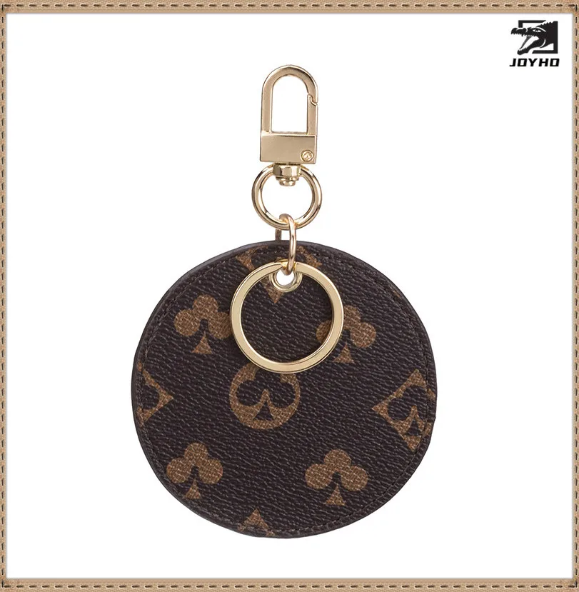 Модный квадратный узор цепочка для ключей из кожи, роскошная металлическая круглая пряжка для цепочек для ключей, подвеска брелок для автом...
Модный квадратный узор цепочка для ключей из кожи, роскошная металлическая круглая пряжка для цепочек для ключей, подвеска брелок для автом...