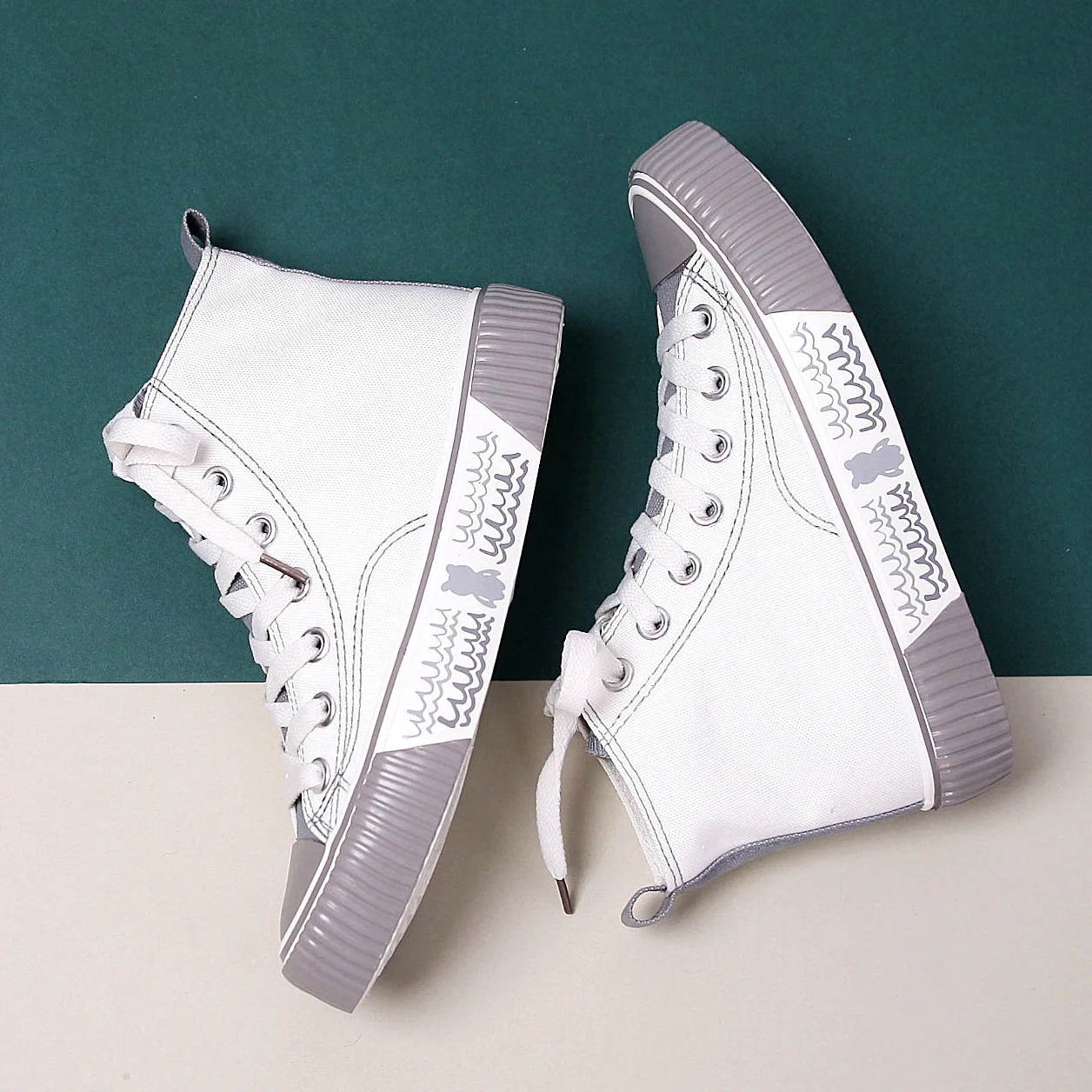 Women's Shoes 2021 New Women Sneakers Funny High Women Sneakers Printed Cartoon Trendy Canvas Women's Vulcanize Shoes
Women's Shoes 2021 New Women Sneakers Funny High Women Sneakers Printed Cartoon Trendy Canvas Women's Vulcanize Shoes