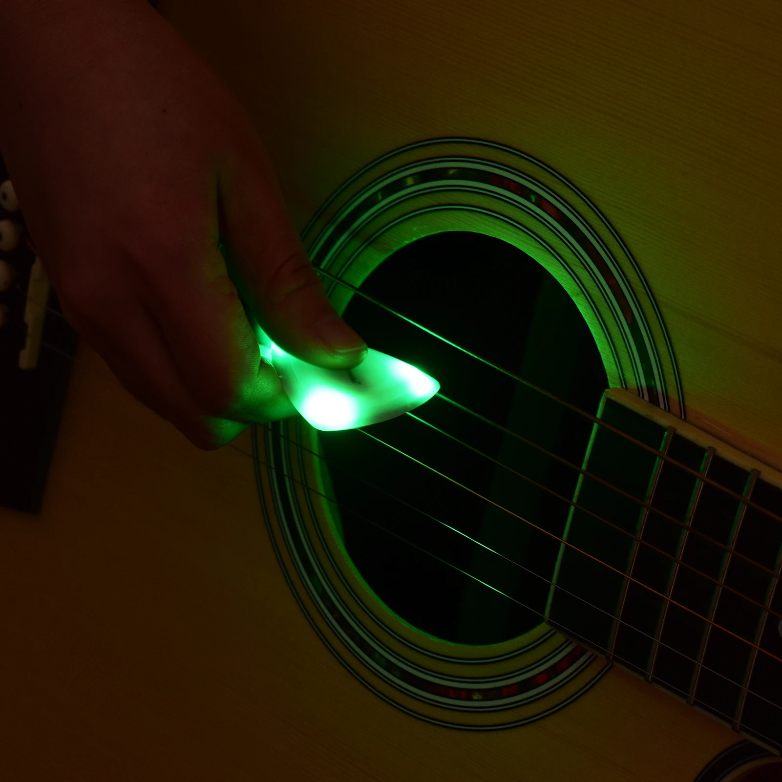 Rockhouse LED Guitar Pick Luminous Guitar Picks Built-in 3pcs LEDs for Acoustic Folk Guitar Electric Guitars Accessories 3pcs
Rockhouse LED Guitar Pick Luminous Guitar Picks Built-in 3pcs LEDs for Acoustic Folk Guitar Electric Guitars Accessories 3pcs