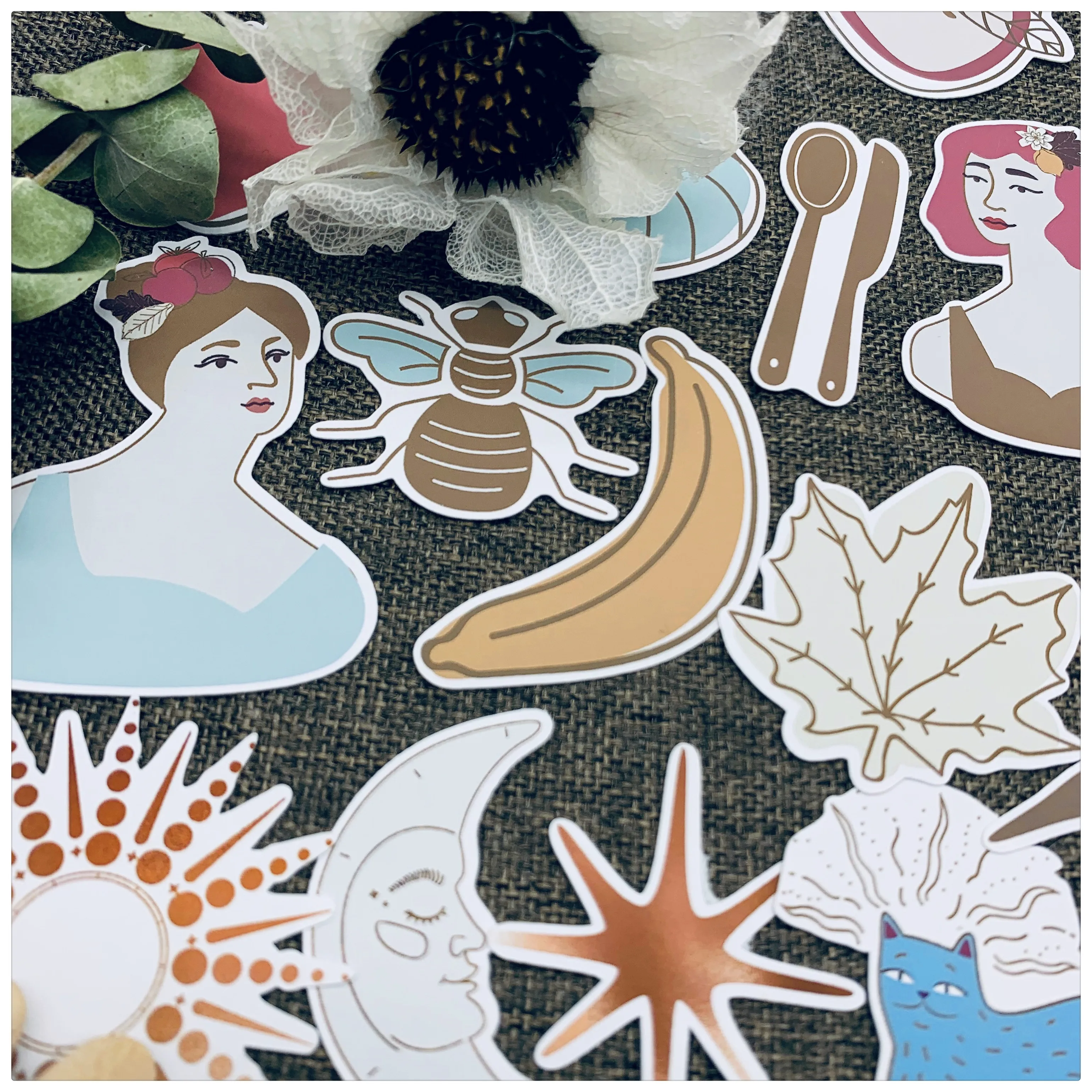 32PCS vintage Stickers Crafts And Scrapbooking stickers book Student label Decorative sticker DIY Stationery
32PCS vintage Stickers Crafts And Scrapbooking stickers book Student label Decorative sticker DIY Stationery
