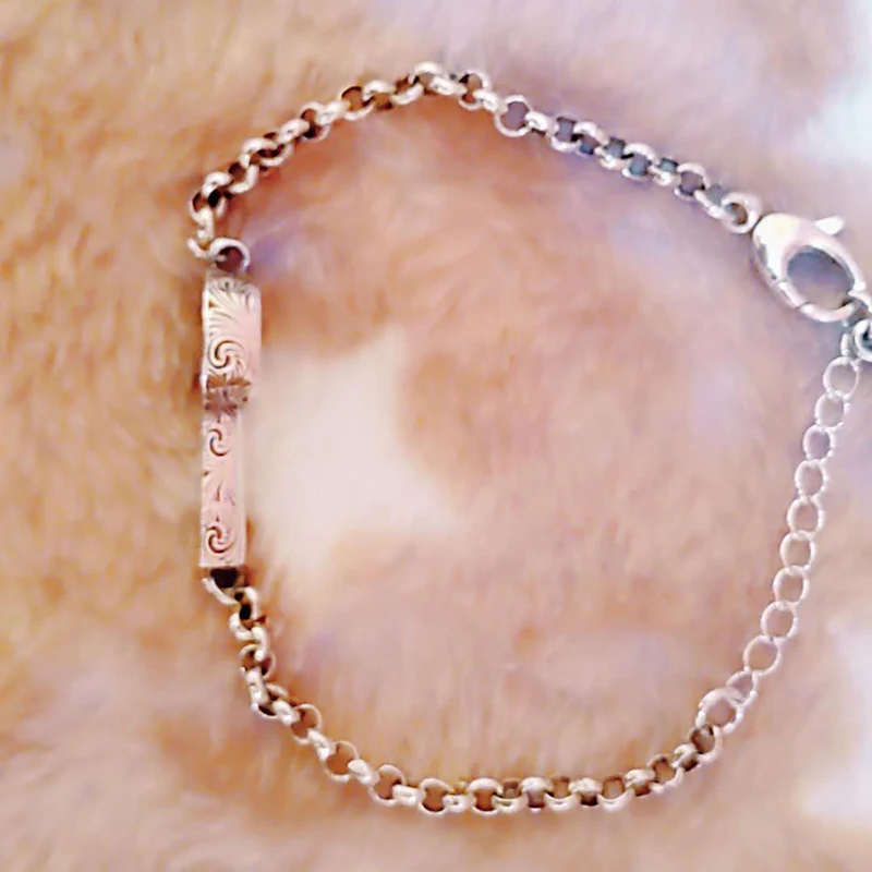 Gorgeous retro style High quality texture key pendant S925 Sterling silver bracelet 1:1 Original Luxury brands Logo Jewelry gift
Gorgeous retro style High quality texture key pendant S925 Sterling silver bracelet 1:1 Original Luxury brands Logo Jewelry gift