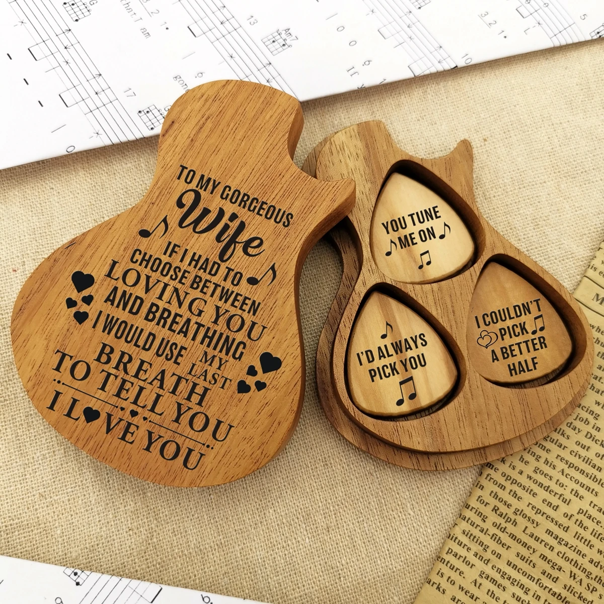 To My Wife 1 box of 3 pieces of handmade Carving wooden guitar pick box pick storage box guitar accessories
To My Wife 1 box of 3 pieces of handmade Carving wooden guitar pick box pick storage box guitar accessories