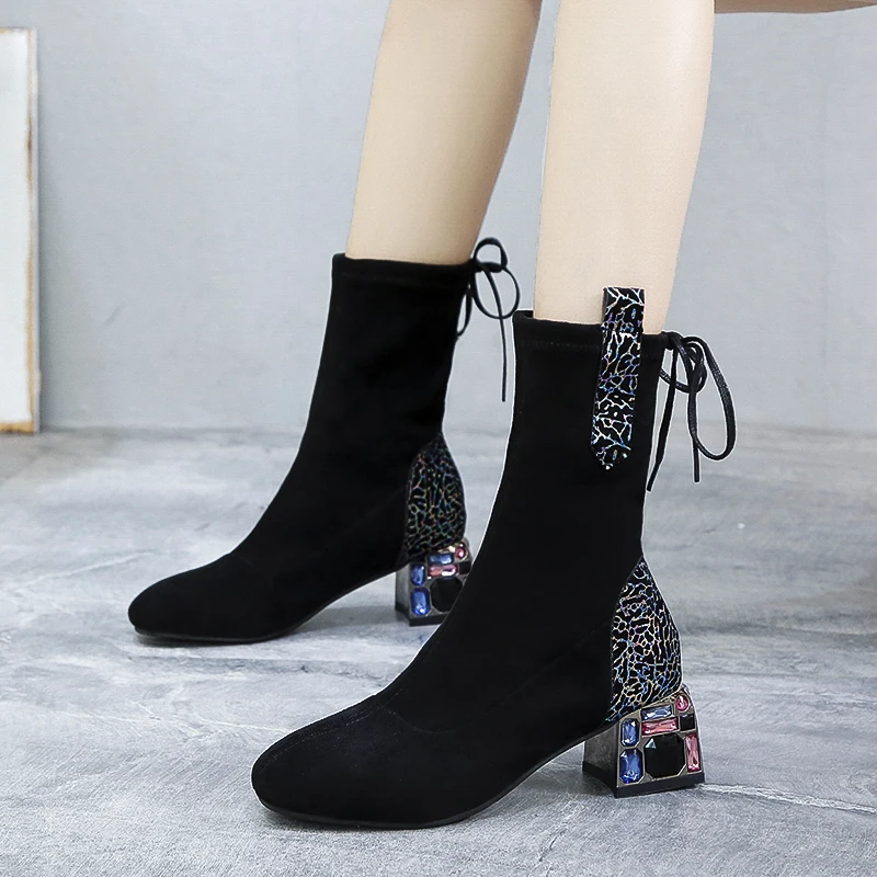 Women's Boots Autumn Fashion Woman shoes Flock Ankle Boot Crystal with Thick Mid-Heel Women Botas Winter Shoes Women
Women's Boots Autumn Fashion Woman shoes Flock Ankle Boot Crystal with Thick Mid-Heel Women Botas Winter Shoes Women