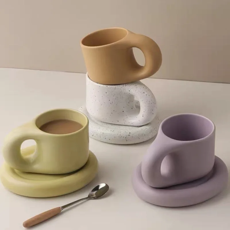 Кружка для пар Taza personalada, оригинальный тренд, милая девушка, простая керамическая кофейная чашка, Скандинавская модная кружка, украшение
Кружка для пар Taza personalada, оригинальный тренд, милая девушка, простая керамическая кофейная чашка, Скандинавская модная кружка, украшение