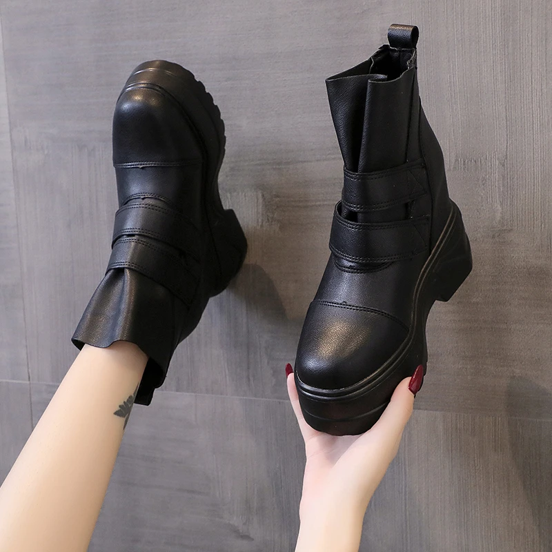 Women Leather Ankle Boots Winter High Top Platform Sneakers Comfortable Thick Sole Motorcycle Boots Woman Hook Loop Punk Boots
Women Leather Ankle Boots Winter High Top Platform Sneakers Comfortable Thick Sole Motorcycle Boots Woman Hook Loop Punk Boots