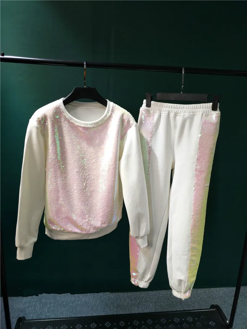 2020 Cotton Real Ladies Suits Fashion Sequins Spell Color Loose Casual Plus Velvet T-shirt + Trousers Two-piece Suit Female
2020 Cotton Real Ladies Suits Fashion Sequins Spell Color Loose Casual Plus Velvet T-shirt + Trousers Two-piece Suit Female