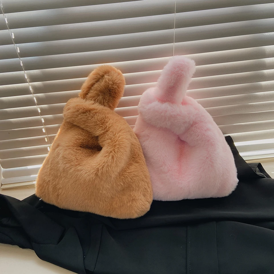 women's handbag 2021 Winter faux fur handbags soft plush fluffy handbag handbag ladies casual candy color handbag evening warm
women's handbag 2021 Winter faux fur handbags soft plush fluffy handbag handbag ladies casual candy color handbag evening warm