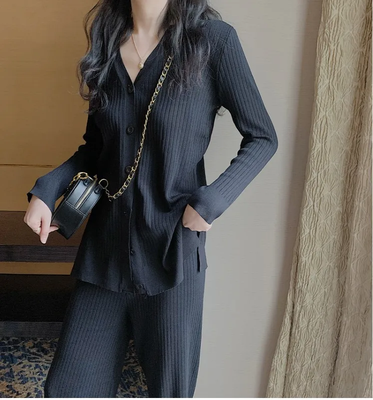 Women's candy Color New 2021 spring knitted sweaters wide leg pants two-piece set wholesale A39
Women's candy Color New 2021 spring knitted sweaters wide leg pants two-piece set wholesale A39