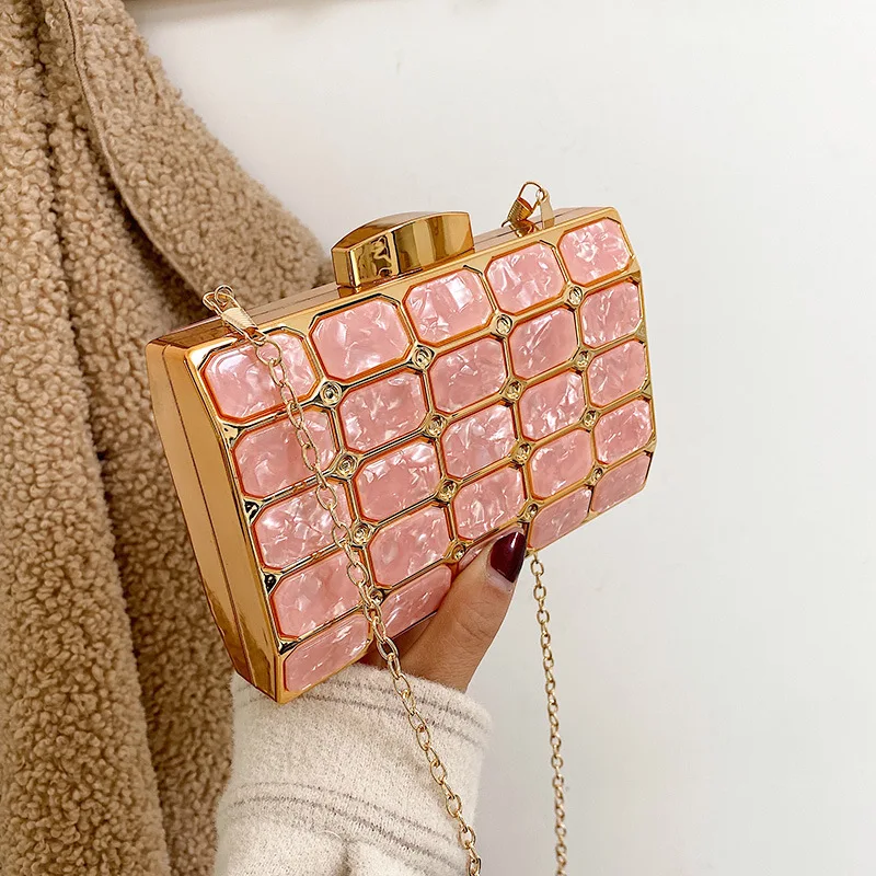 European and American Retro Ladies Clip Personalized Bag 2021 New Fashion Trend Shoulder Bag Net Red Chain Box Messenger Bag
European and American Retro Ladies Clip Personalized Bag 2021 New Fashion Trend Shoulder Bag Net Red Chain Box Messenger Bag