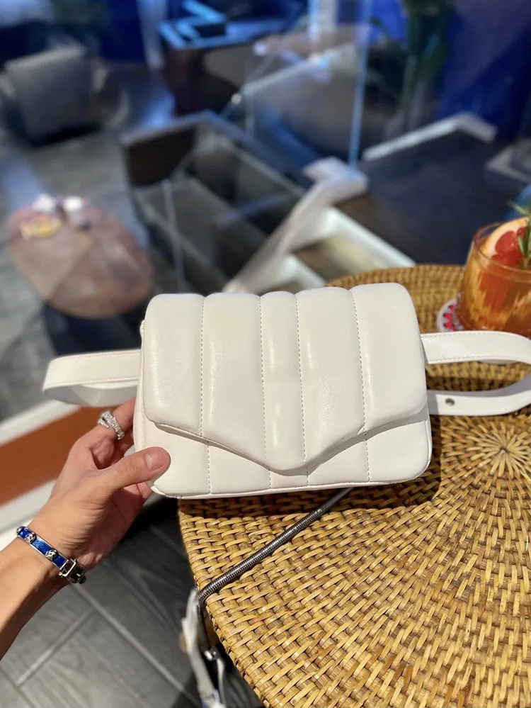 New sheepskin chain bag waist bag messenger bag multi-purpose classic fashion shoulder bag all-match female bag 1062
New sheepskin chain bag waist bag messenger bag multi-purpose classic fashion shoulder bag all-match female bag 1062