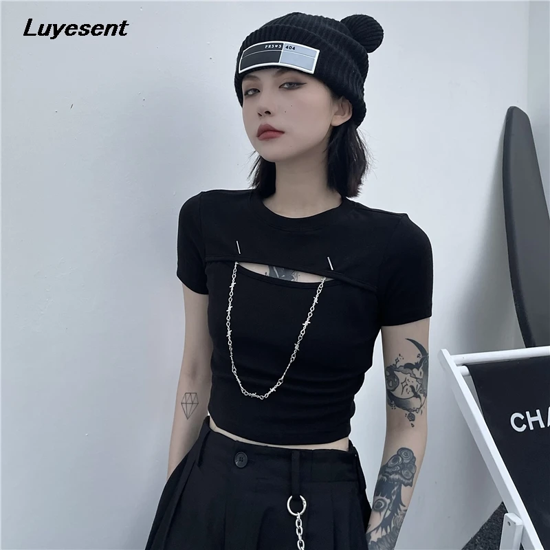 Black Punk Lady Basic O Neck T Shirt Hollow Out Sexy Lady Gothic Street Tshirt Short Length Metal Chains Harajuku Summer Top
Black Punk Lady Basic O Neck T Shirt Hollow Out Sexy Lady Gothic Street Tshirt Short Length Metal Chains Harajuku Summer Top
