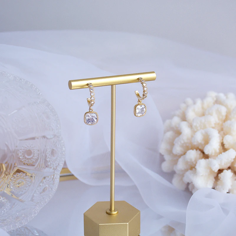 Trendy 14K Real Gold Plated CHIC Style Water Drop Design Square Drop Earrings for Women Jewelry Zirconia S925 Silver Needle Gift
Trendy 14K Real Gold Plated CHIC Style Water Drop Design Square Drop Earrings for Women Jewelry Zirconia S925 Silver Needle Gift