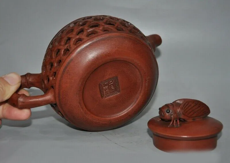 wedding decoration Marked old Chinese Yixing Zisha pottery hand carved cicada Teapot pot Tea maker
wedding decoration Marked old Chinese Yixing Zisha pottery hand carved cicada Teapot pot Tea maker