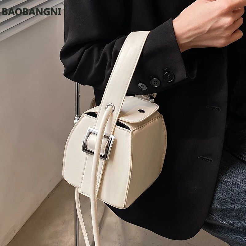 Solid color Tote Bucket bag New High-quality PU Leather Women's Designer Handbag Shoulder Messenger Bag
Solid color Tote Bucket bag New High-quality PU Leather Women's Designer Handbag Shoulder Messenger Bag