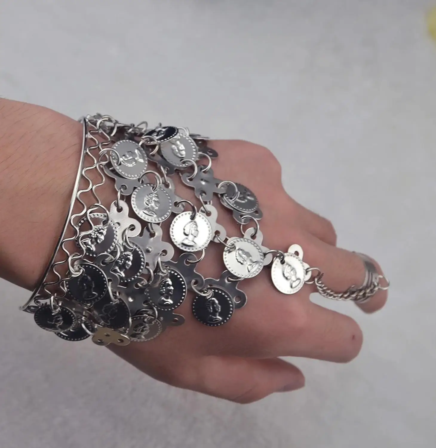 Indian style trendy Beach Women Anklet Bracklet ,New Design Boho foot Anklet Bracelet for Lady's with Charm Coin Pendant
Indian style trendy Beach Women Anklet Bracklet ,New Design Boho foot Anklet Bracelet for Lady's with Charm Coin Pendant