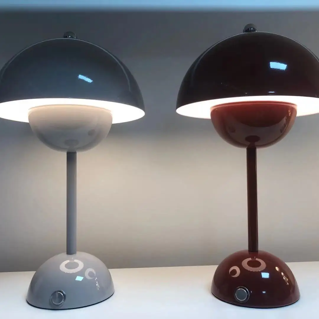 Flower bud table lamp Creative bedroom study bedside lamp Nordic style simple study desk wedding room decoration
Flower bud table lamp Creative bedroom study bedside lamp Nordic style simple study desk wedding room decoration