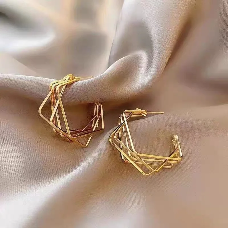 New Trendy Korean Design Sense 925 Silver Needle Stud Earrings Simple and Cold Wind Six Busy Star Metal Layered Earrings Female
New Trendy Korean Design Sense 925 Silver Needle Stud Earrings Simple and Cold Wind Six Busy Star Metal Layered Earrings Female