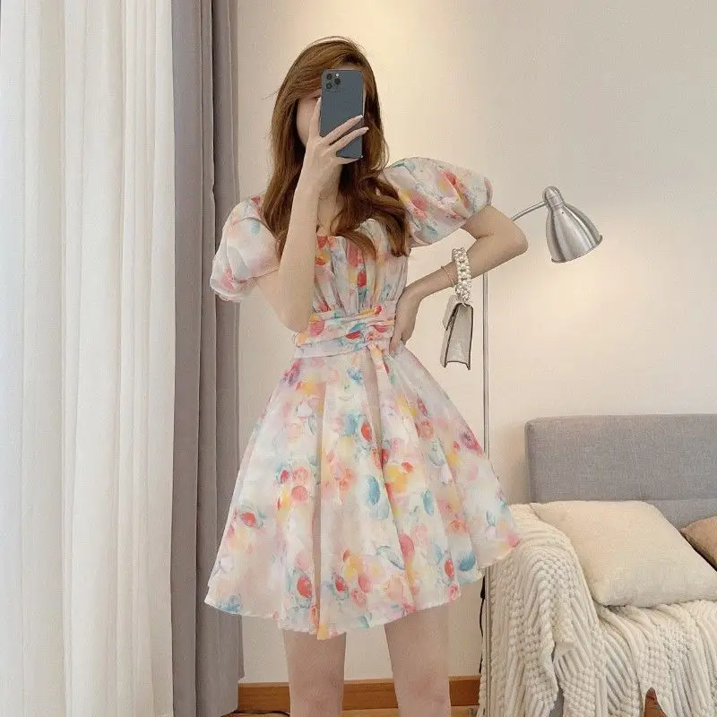 2021 small dress women's autumn new French design sense of minority princess skirt first love broken flower aging pink skirt
2021 small dress women's autumn new French design sense of minority princess skirt first love broken flower aging pink skirt