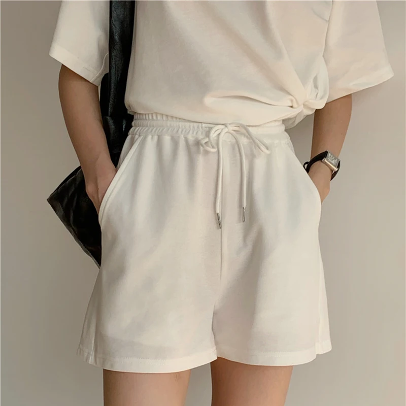 TWOTWINSTYLE Pure Color sets for female o neck short sleeve top with high waist slimming shorts women's fashion set 2021
TWOTWINSTYLE Pure Color sets for female o neck short sleeve top with high waist slimming shorts women's fashion set 2021