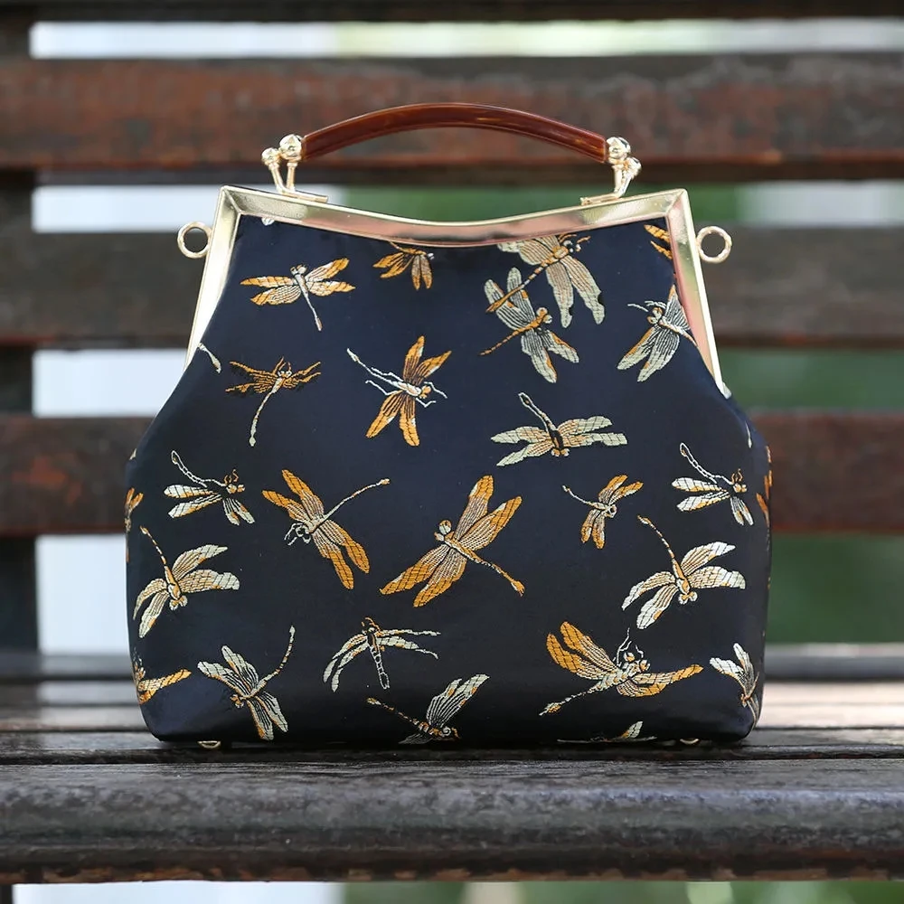 NEWEST Vintage Designer Lock Shell Bags Women's Handbags Purses Pure Handmade Chain Women Shoulder Crossbody Bag free shipping
NEWEST Vintage Designer Lock Shell Bags Women's Handbags Purses Pure Handmade Chain Women Shoulder Crossbody Bag free shipping