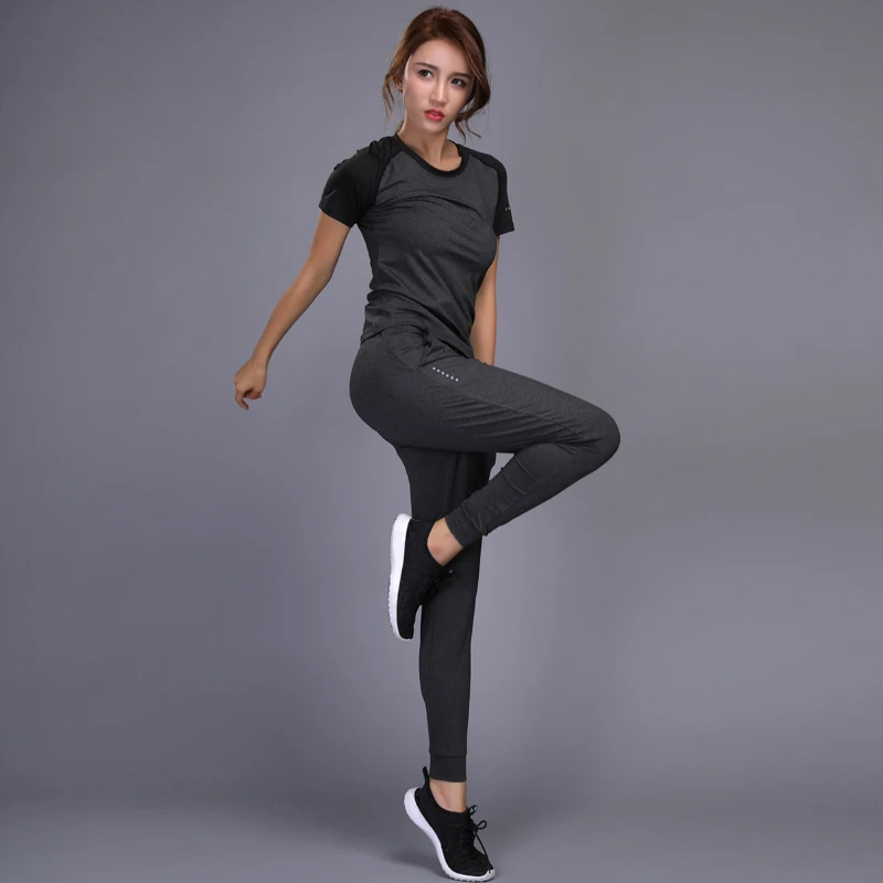 New Women's Sportswear For Yoga Sets Jogging Clothes Gym Workout Fitness Training Sports T-Shirts Running Pants Leggings Suit
New Women's Sportswear For Yoga Sets Jogging Clothes Gym Workout Fitness Training Sports T-Shirts Running Pants Leggings Suit