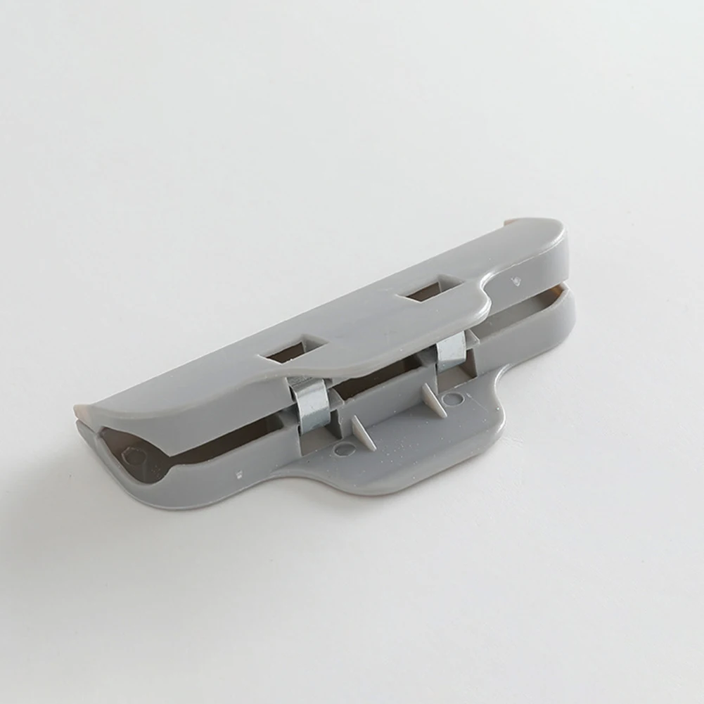 5pc Sealing Clip Food Preservation Sealing Clip Discharge Spout Plastic Bag Clip Multifunction Bag Chip Clips, Fresh Food Clips
5pc Sealing Clip Food Preservation Sealing Clip Discharge Spout Plastic Bag Clip Multifunction Bag Chip Clips, Fresh Food Clips