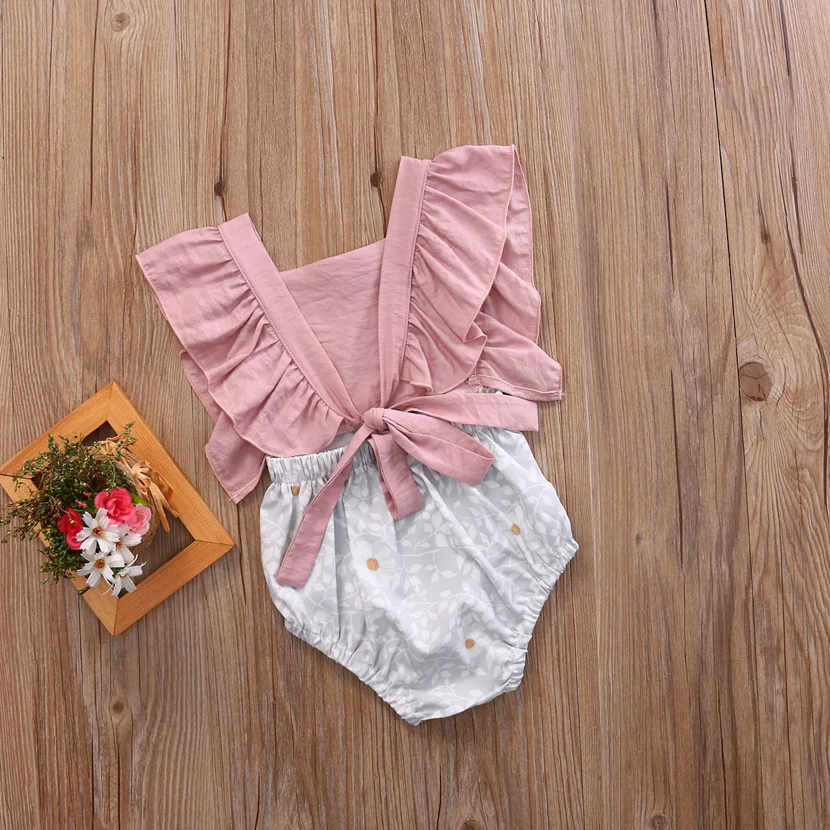 Pudcoco New Style Infant Baby Girls Clothes Floral Sleeveless Romper Jumpsuit Playsuit Summer Baby Clothing Outfits 0-24M
Pudcoco New Style Infant Baby Girls Clothes Floral Sleeveless Romper Jumpsuit Playsuit Summer Baby Clothing Outfits 0-24M