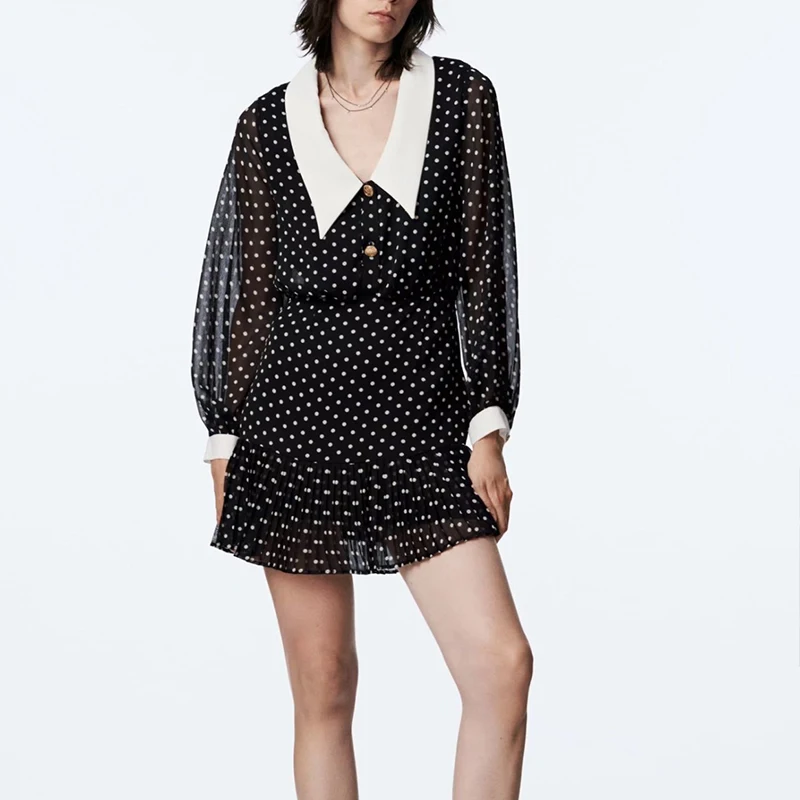 Платье-мини женское шифоновое на пуговицах с отложным воротником
Платье-мини женское шифоновое на пуговицах с отложным воротником