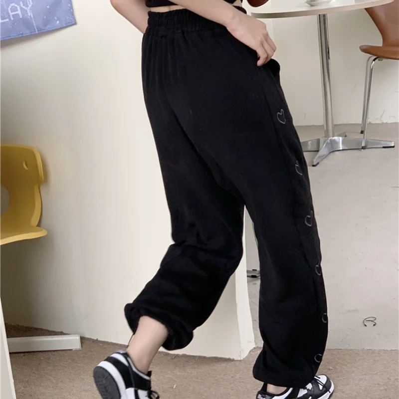 KUSAHIKI Summer 2021 New Drawstring Harem Pants Love Heart Embroidery Long Trousers Causal High Waist Sweat Pants Mujer 6H407
KUSAHIKI Summer 2021 New Drawstring Harem Pants Love Heart Embroidery Long Trousers Causal High Waist Sweat Pants Mujer 6H407