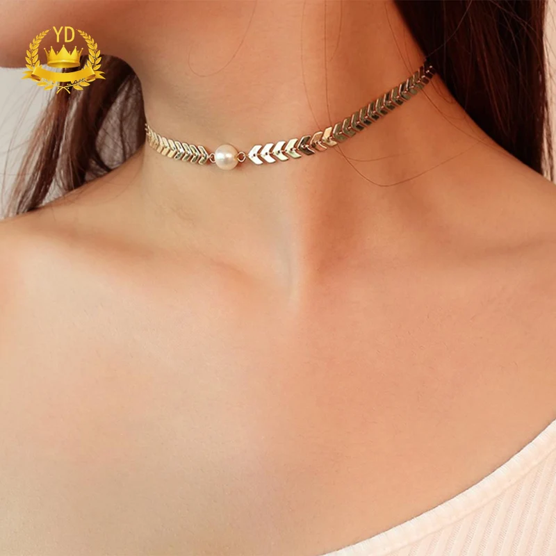 Gold and silver fashion ladies jewelry necklace personality simple letter V chain pearl pendant collarbone necklace jewelry
Gold and silver fashion ladies jewelry necklace personality simple letter V chain pearl pendant collarbone necklace jewelry