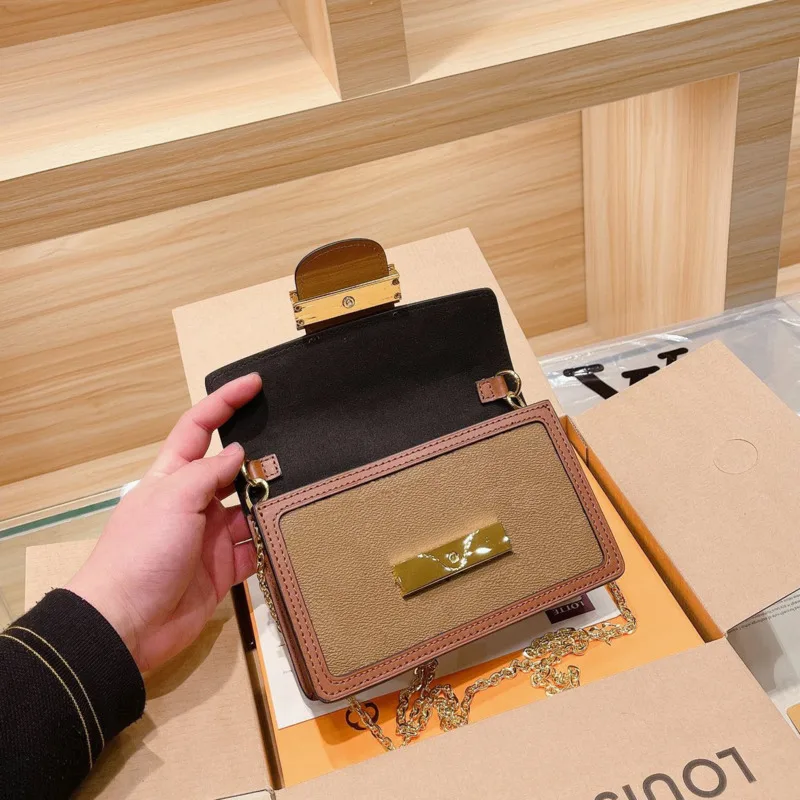 Classic Luxury Design Ladies Handbag Woman's Crossbody Bag Best Quality Genuine Leather Clutch Bag Fashion Shoulder Travel Bag
Classic Luxury Design Ladies Handbag Woman's Crossbody Bag Best Quality Genuine Leather Clutch Bag Fashion Shoulder Travel Bag