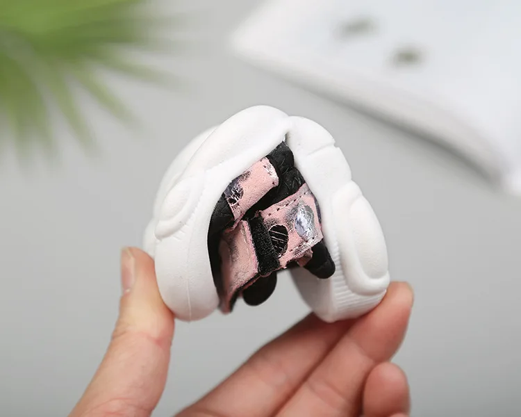 Summer 0-2 Years Old Sandals Soft Leather Baby Toddler Shoes Non-slip Breathable Bear Sole Sandals 
Summer 0-2 Years Old Sandals Soft Leather Baby Toddler Shoes Non-slip Breathable Bear Sole Sandals