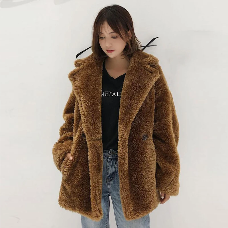 Winter Spring Lady Faux Fur Coats Women Overcoat Velvet European Imported Women Short Shearling Coat Long Sleeve Streetwear A072
Winter Spring Lady Faux Fur Coats Women Overcoat Velvet European Imported Women Short Shearling Coat Long Sleeve Streetwear A072