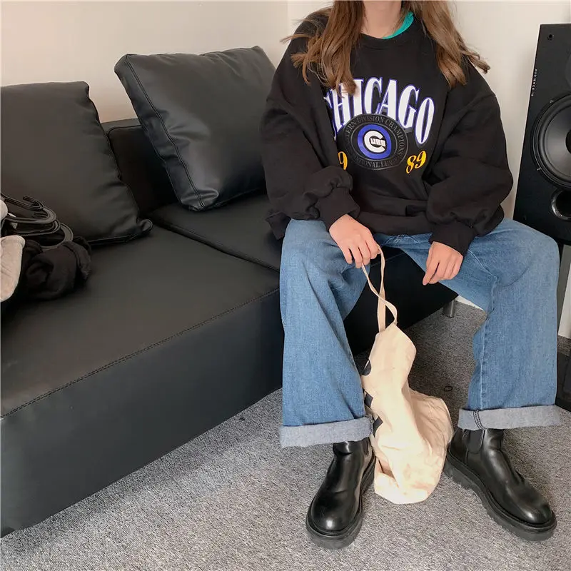 Vintage Luxury Letters Printing Crewneck Sweatshirt Women Oversized Thick Winter Tops Long Sleeve New Korean Fashion Streetwear
Vintage Luxury Letters Printing Crewneck Sweatshirt Women Oversized Thick Winter Tops Long Sleeve New Korean Fashion Streetwear