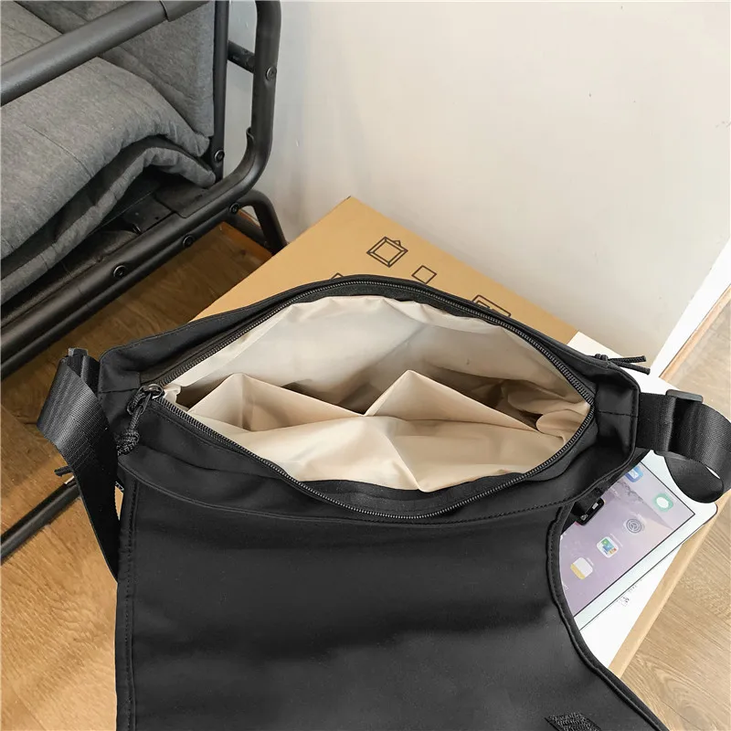 Unisex Large capacity Fashion Student Shoulder Bag Japanese Nylon Waterproof Inclined Shoulder Bag Multiple Pocket Schoolbag New
Unisex Large capacity Fashion Student Shoulder Bag Japanese Nylon Waterproof Inclined Shoulder Bag Multiple Pocket Schoolbag New