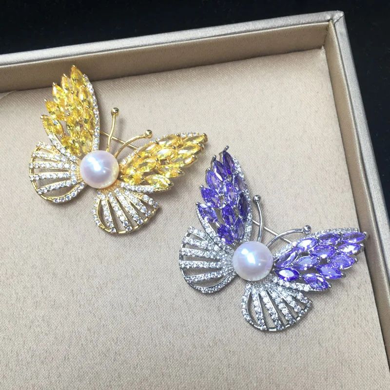 Fresh water pearl corsage female butterfly brooch Pearl boutique micro inlay craft autumn winter coat accessories new natural 
Fresh water pearl corsage female butterfly brooch Pearl boutique micro inlay craft autumn winter coat accessories new natural
