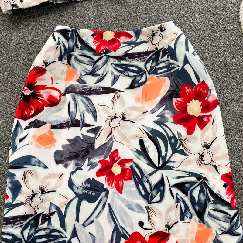 Bohemian Floral 2Pcs Set For Women Short Sleeve V-Neck Short Tops + High Waist Bodycon Skirt Summer Printed Suits Female 2021
Bohemian Floral 2Pcs Set For Women Short Sleeve V-Neck Short Tops + High Waist Bodycon Skirt Summer Printed Suits Female 2021
